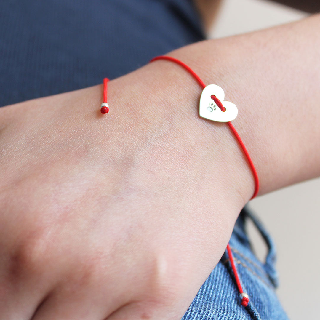 Corazon con huella hilo rojo con nombre